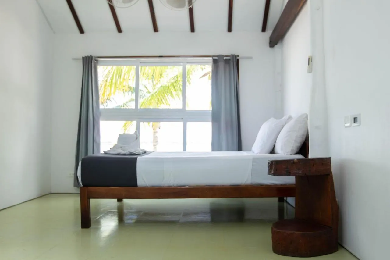 The Yak Lake House - Hostal Bacalar