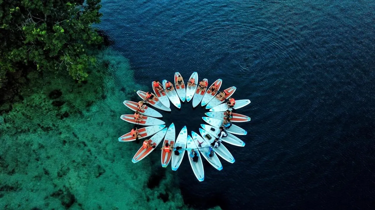 The Yak Lake House - Hostal Bacalar 0*,