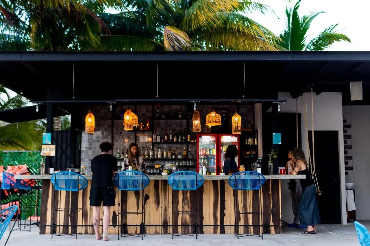 Hostel The Yak Lake House - Hostal Bacalar