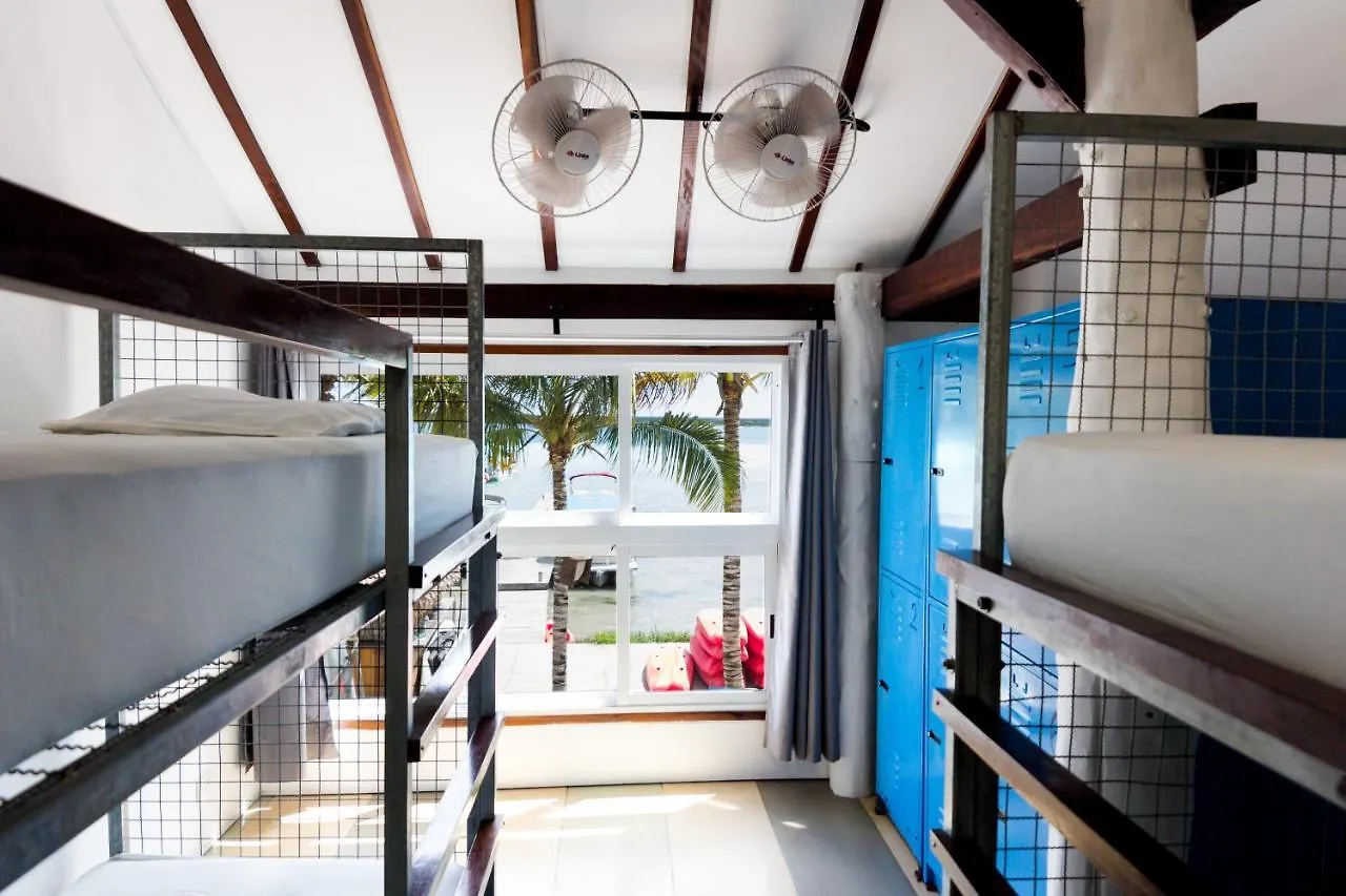 Hostel The Yak Lake House - Hostal Bacalar Mexico