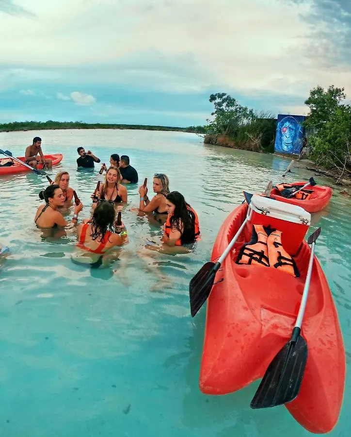 The Yak Lake House - Hostal Bacalar 0*,